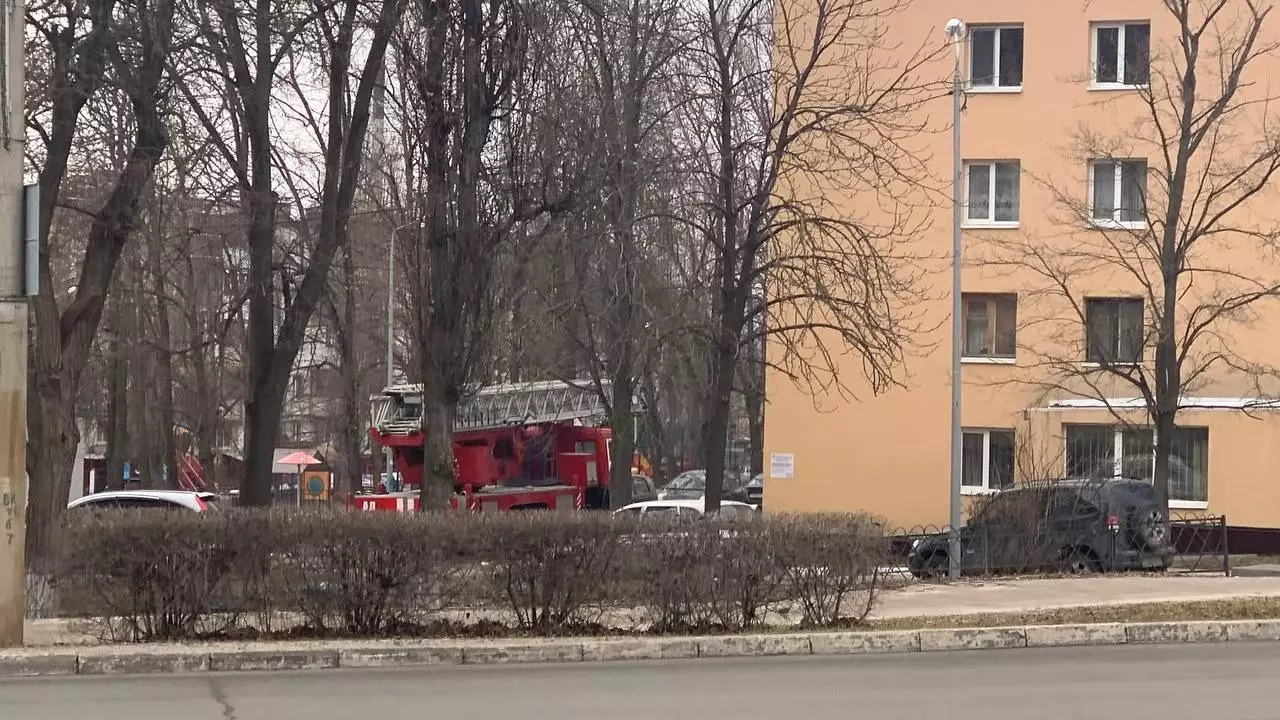 Жильцов дома в Белгороде напугал сжигавший в подвале мусор местный житель